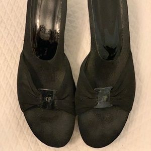 Donald Pliner Black slip ons 9